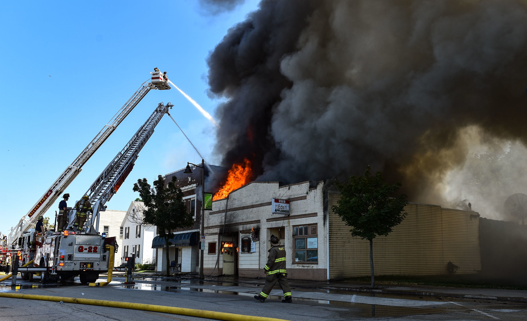 080219-mda-nws-emfire-mm-011a.JPG